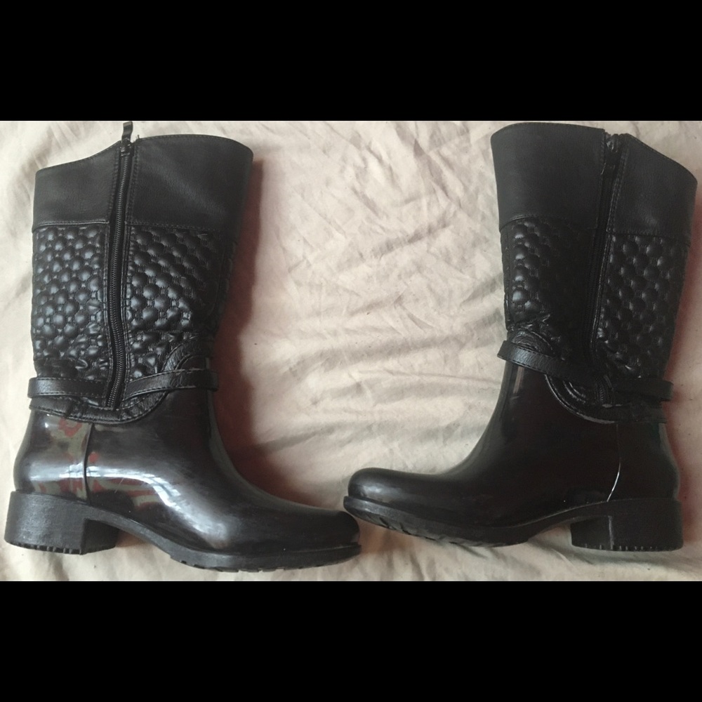 Black boots